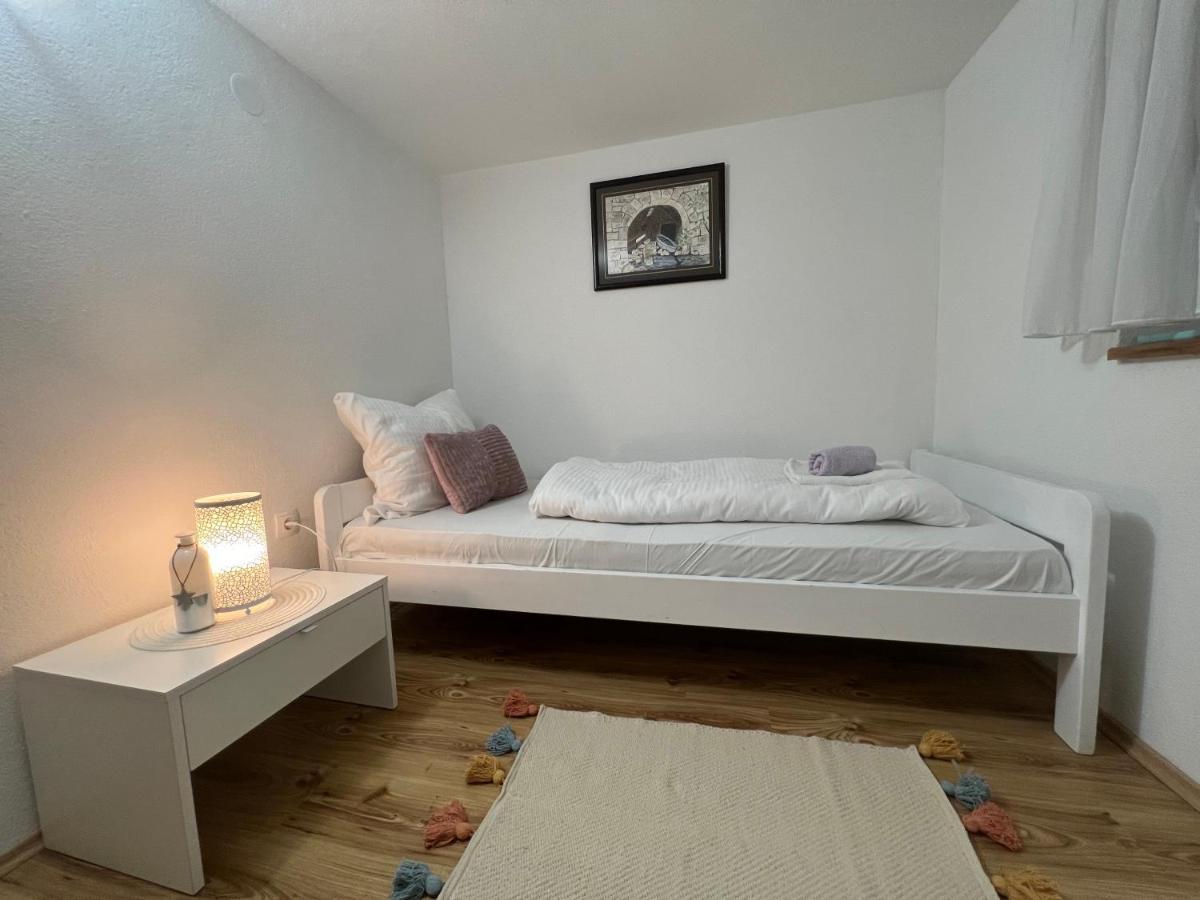 Apartment Katalin Kornić 外观 照片