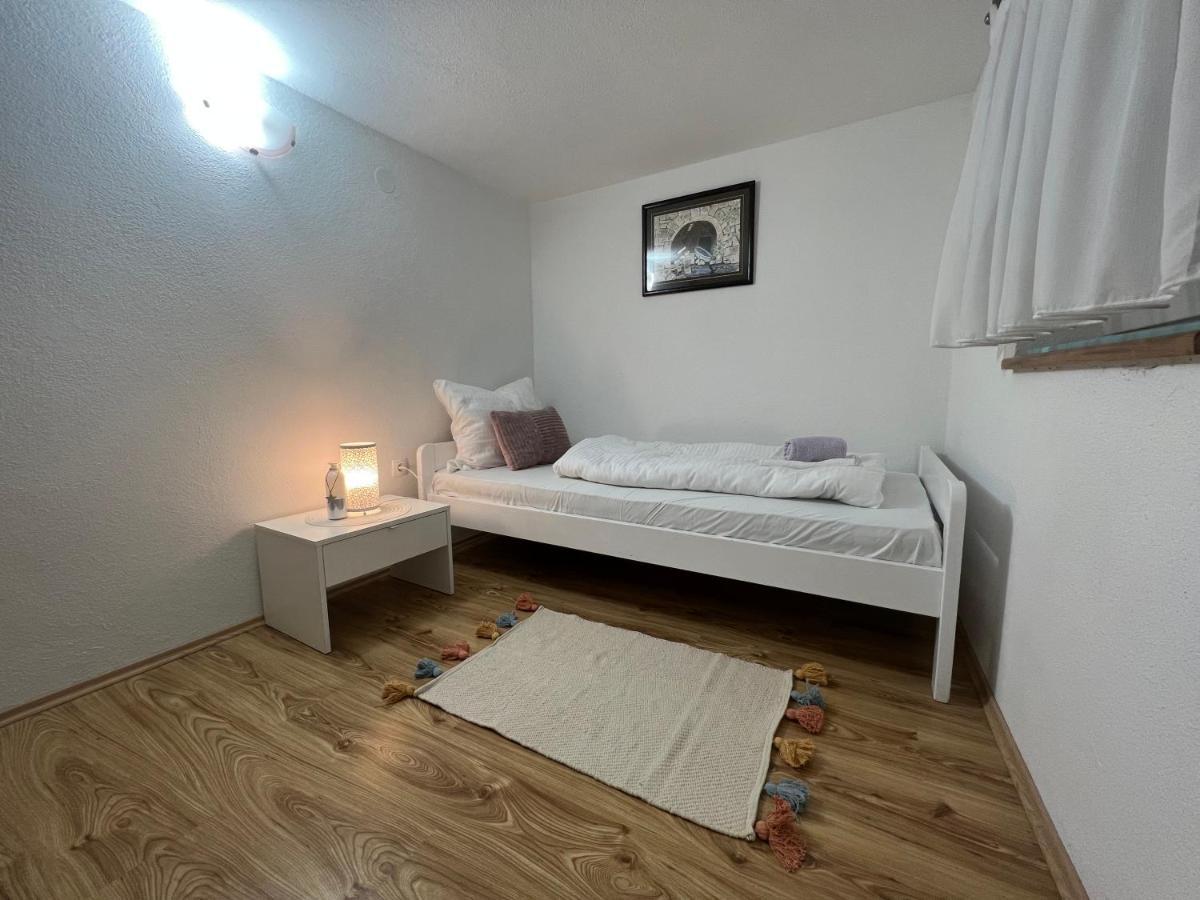 Apartment Katalin Kornić 外观 照片